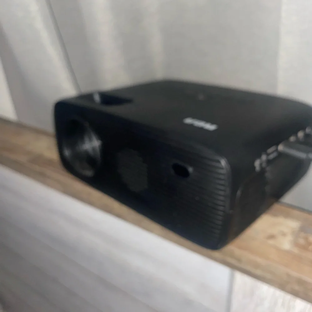 Projecter - Picture 3 of 3